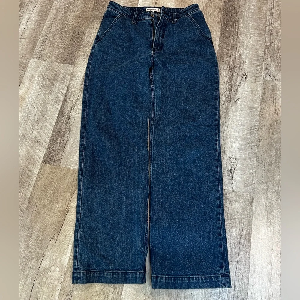 Abercrombie & Fitch The 90's Relaxed High Rise Blue Jeans - Picture 1 of 9